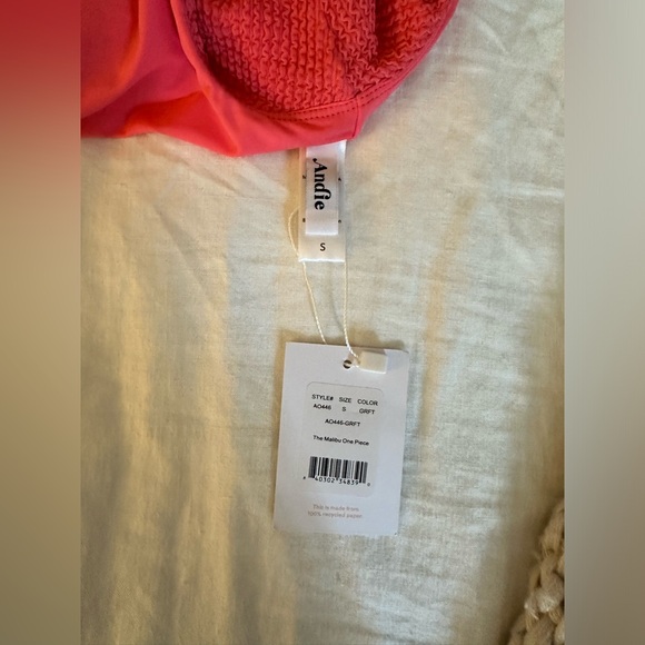 Andie Swim The Malibu One Piece Seersucker Pink Grapefuit Size Small NWT Classic - Picture 3 of 5